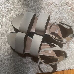 Eileen Fisher Women's Cream Sandals 9 1/2